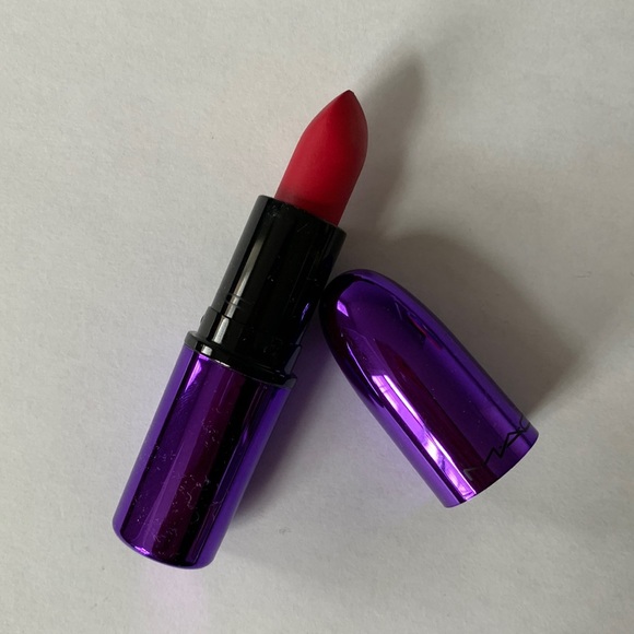 MAC red lipstick NEW - Picture 1 of 2